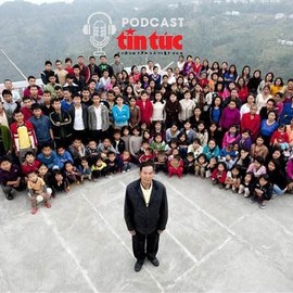 Góc lạ thế giới: 'Siêu gia đình' với 38 bà vợ, 125 con cháu cùng chung sống